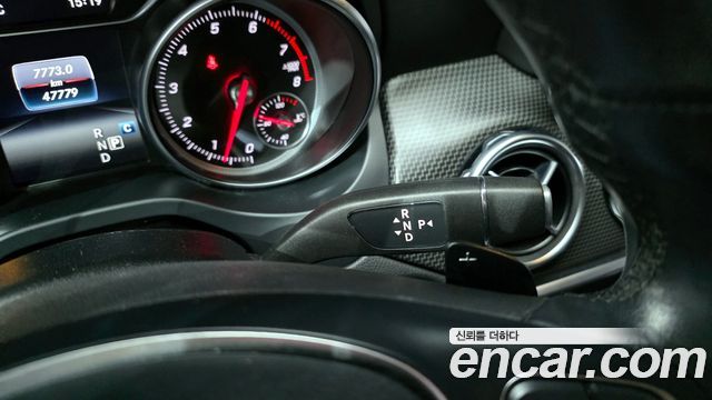 Mercedes-Benz GLA-Class GLA220