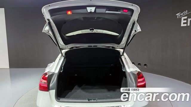 Mercedes-Benz GLA-Class GLA220