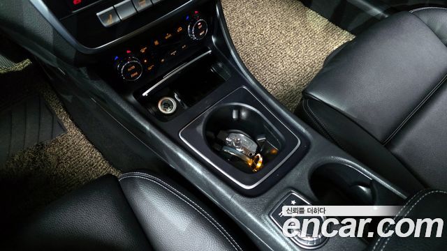 Mercedes-Benz GLA-Class GLA220