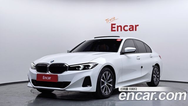 BMW 3-Series 320i