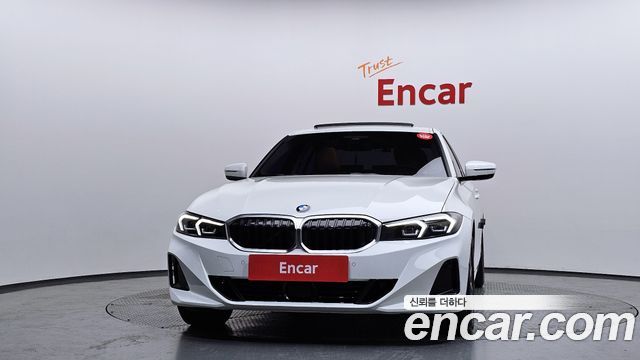 BMW 3-Series 320i