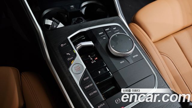 BMW 3-Series 320i