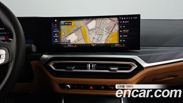 BMW 3-Series 320i