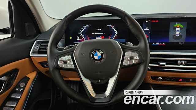 BMW 3-Series 320i