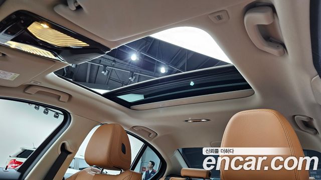 BMW 3-Series 320i