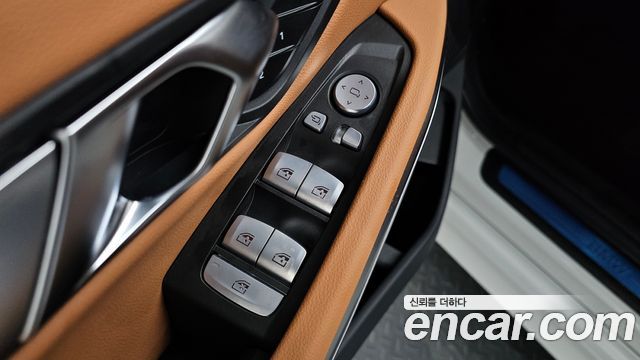 BMW 3-Series 320i
