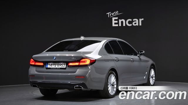 BMW 5-Series 530e Luxury