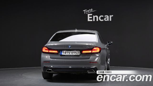 BMW 5-Series 530e Luxury