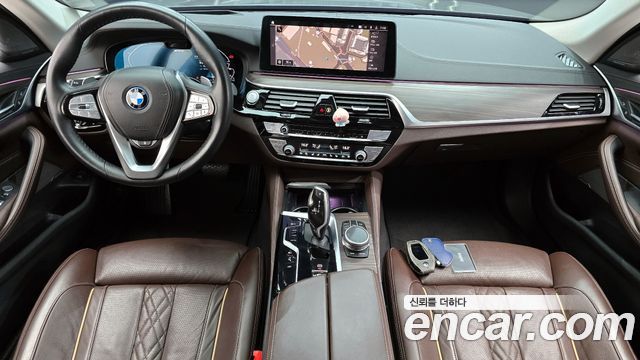 BMW 5-Series 530e Luxury