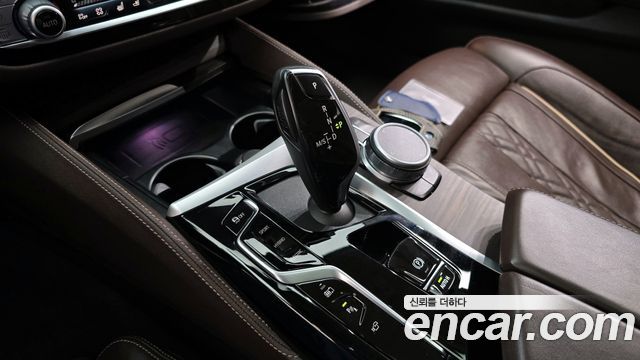 BMW 5-Series 530e Luxury