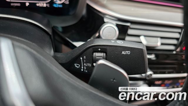 BMW 5-Series 530e Luxury