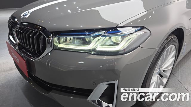 BMW 5-Series 530e Luxury
