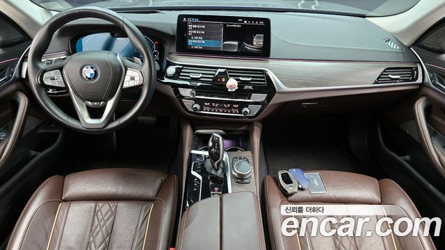 BMW 5-Series 530e Luxury