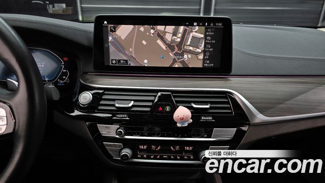 BMW 5-Series 530e Luxury