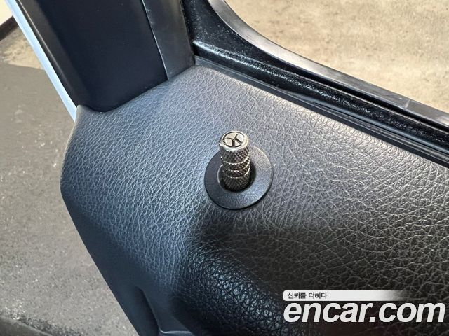 Mercedes-Benz G-Class G500