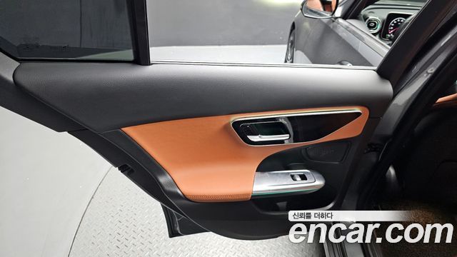 Mercedes-Benz C-Class C200 Avantgarde