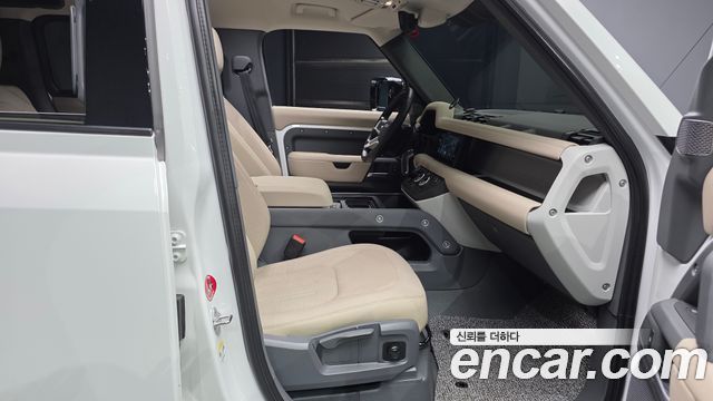Land Rover Defender 110 D250 S