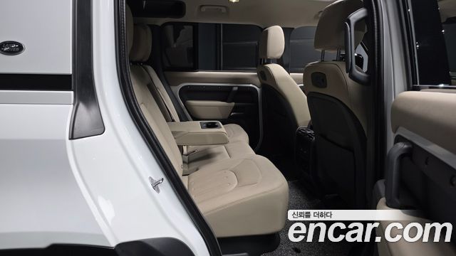 Land Rover Defender 110 D250 S