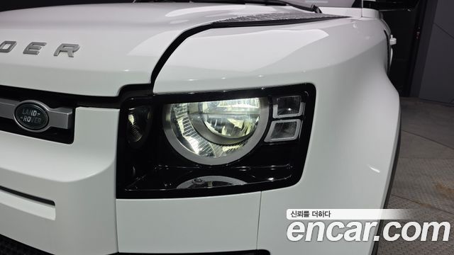 Land Rover Defender 110 D250 S