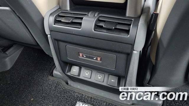 Land Rover Defender 110 D250 SE