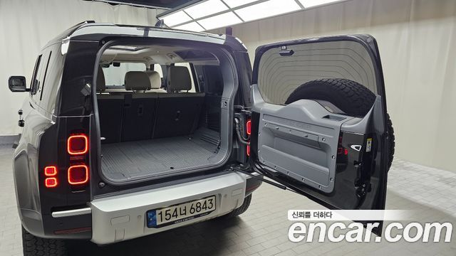 Land Rover Defender 110 D250 SE