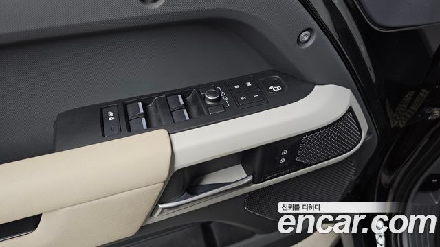 Land Rover Defender 110 D250 SE
