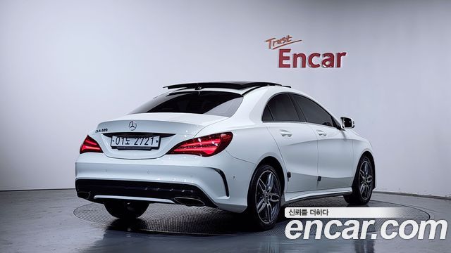 Mercedes-Benz CLA-Class CLA220 AMG Line