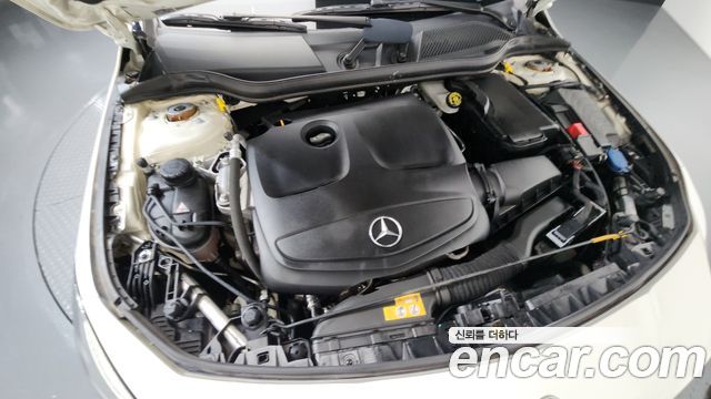Mercedes-Benz CLA-Class CLA220 AMG Line