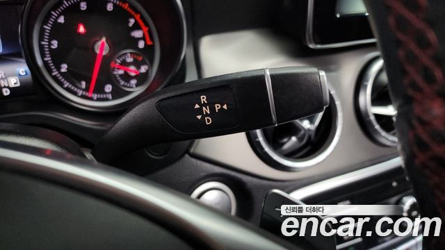 Mercedes-Benz CLA-Class CLA220 AMG Line