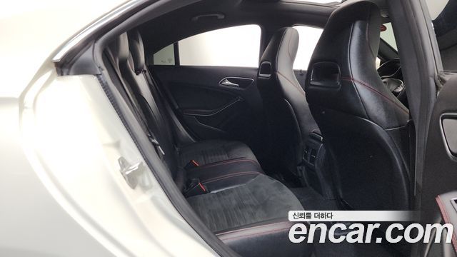 Mercedes-Benz CLA-Class CLA220 AMG Line