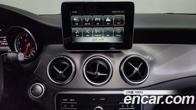 Mercedes-Benz CLA-Class CLA220 AMG Line