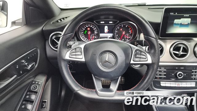 Mercedes-Benz CLA-Class CLA220 AMG Line