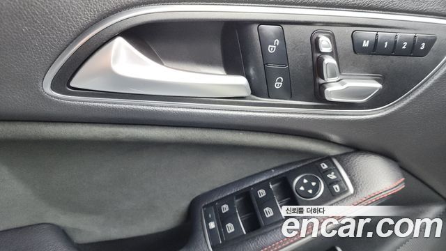 Mercedes-Benz CLA-Class CLA220 AMG Line