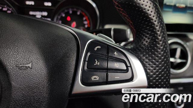 Mercedes-Benz CLA-Class CLA220 AMG Line