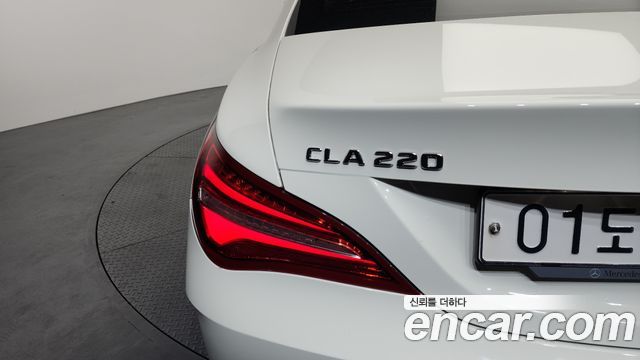 Mercedes-Benz CLA-Class CLA220 AMG Line