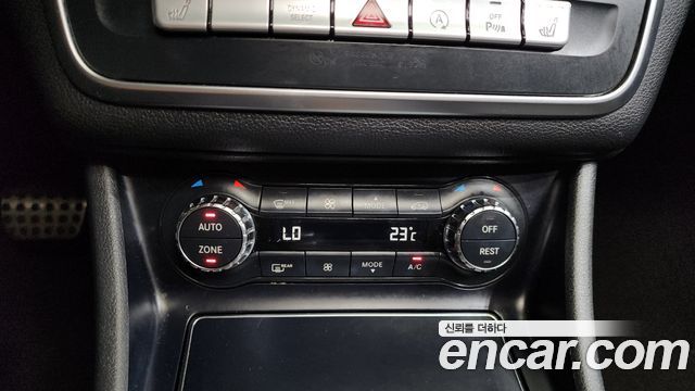 Mercedes-Benz CLA-Class CLA220 AMG Line