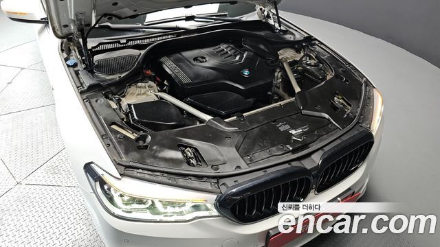 BMW 5-Series 530i M Sport Package Plus