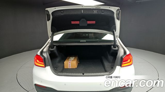 BMW 5-Series 530i M Sport Package Plus