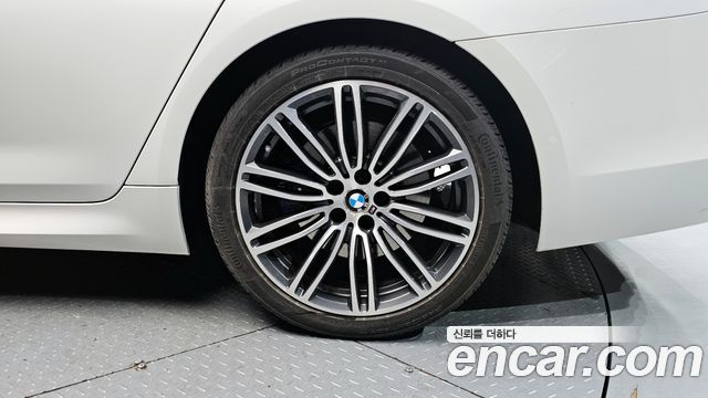 BMW 5-Series 530i M Sport Package Plus