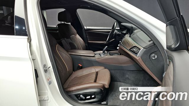 BMW 5-Series 530i M Sport Package Plus
