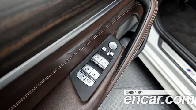 BMW 5-Series 530i M Sport Package Plus