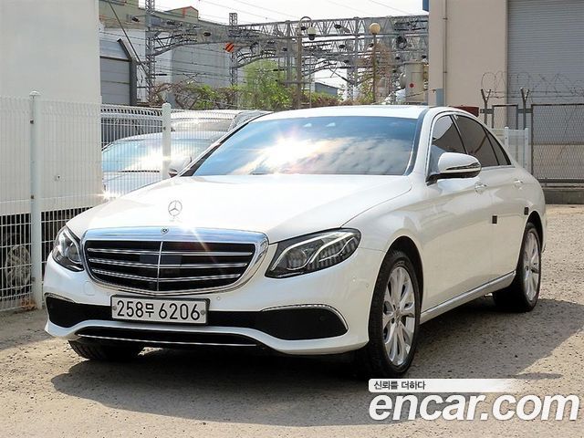 Mercedes-Benz E-Class E300 4MATIC Exclusive