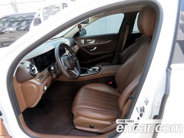 Mercedes-Benz E-Class E300 4MATIC Exclusive