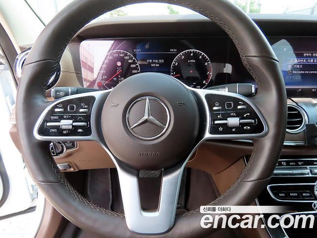 Mercedes-Benz E-Class E300 4MATIC Exclusive