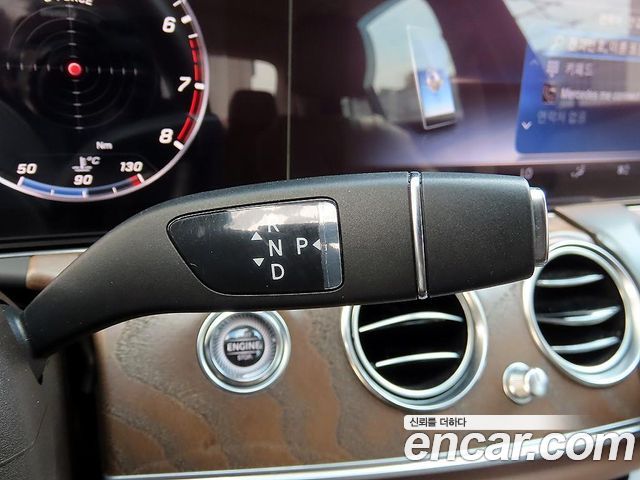 Mercedes-Benz E-Class E300 4MATIC Exclusive