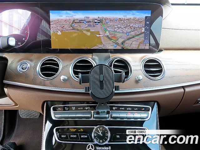 Mercedes-Benz E-Class E300 4MATIC Exclusive