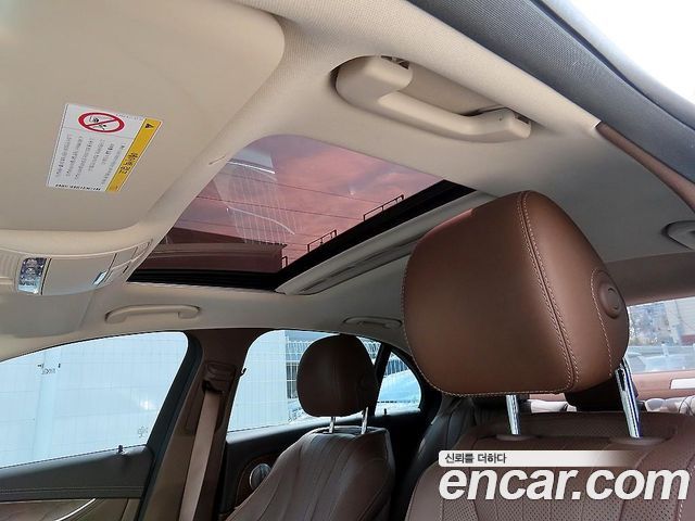 Mercedes-Benz E-Class E300 4MATIC Exclusive