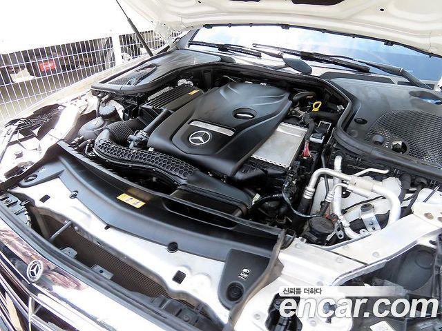 Mercedes-Benz E-Class E300 4MATIC Exclusive