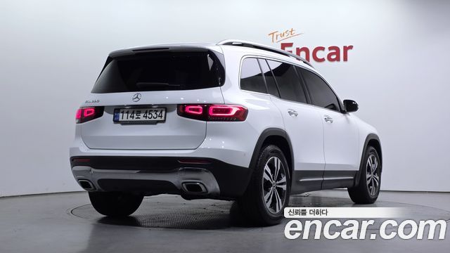 Mercedes-Benz GLB-Class GLB220