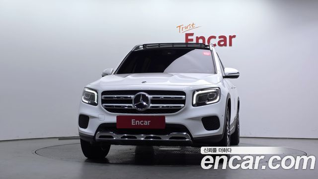 Mercedes-Benz GLB-Class GLB220